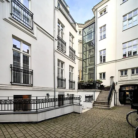 Top In Luxury Townhouse Apartment